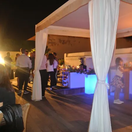 Marina Di Castello Couette-café 2*