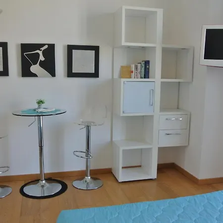 马丽娜迪卡斯特罗酒店 卡利亚里